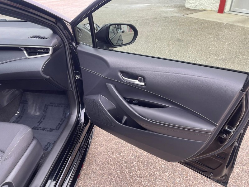 Toyota Corolla Hatchback Vehicle Image 12