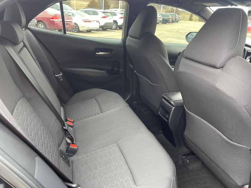 Toyota Corolla Hatchback Vehicle Image 13