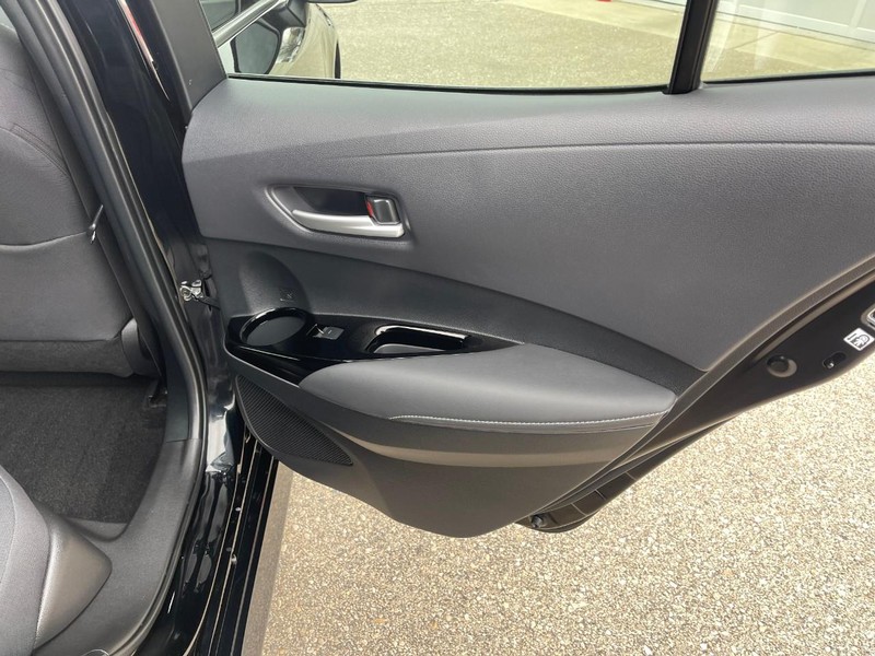 Toyota Corolla Hatchback Vehicle Image 15