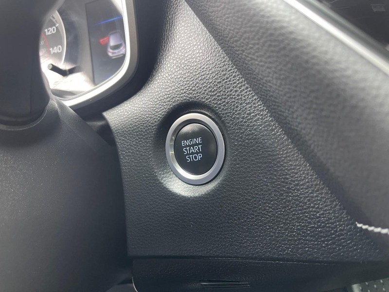 Toyota Corolla Hatchback Vehicle Image 26