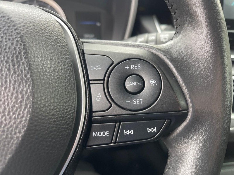 Toyota Corolla Hatchback Vehicle Image 31