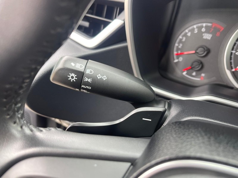 Toyota Corolla Hatchback Vehicle Image 32