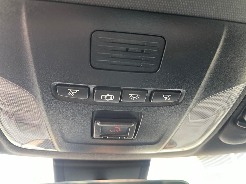 Toyota Corolla Hatchback Vehicle Image 34