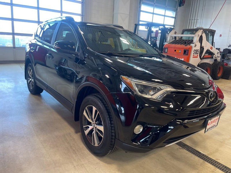 Toyota RAV4 Vehicle Image 02
