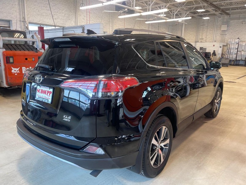 Toyota RAV4 Vehicle Image 03