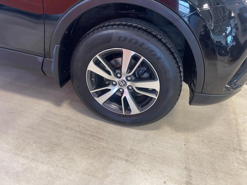 Toyota RAV4 Vehicle Image 07