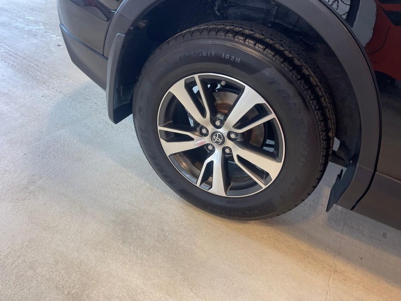 Toyota RAV4 Vehicle Image 08