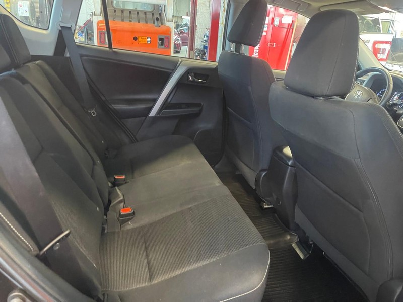 Toyota RAV4 Vehicle Image 13
