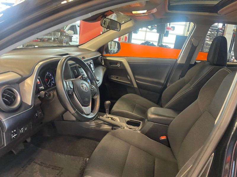 Toyota RAV4 Vehicle Image 19