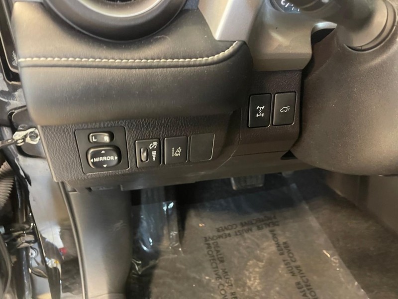 Toyota RAV4 Vehicle Image 22