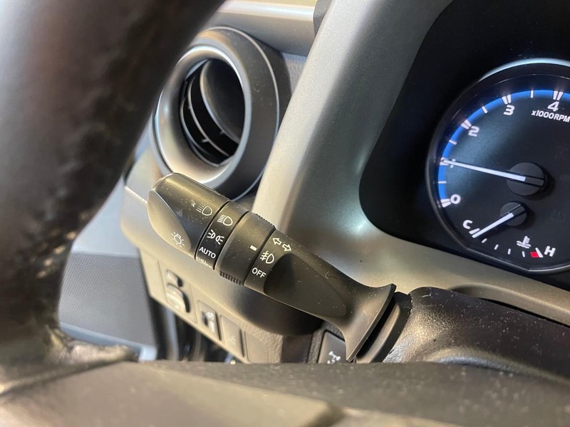 Toyota RAV4 Vehicle Image 27