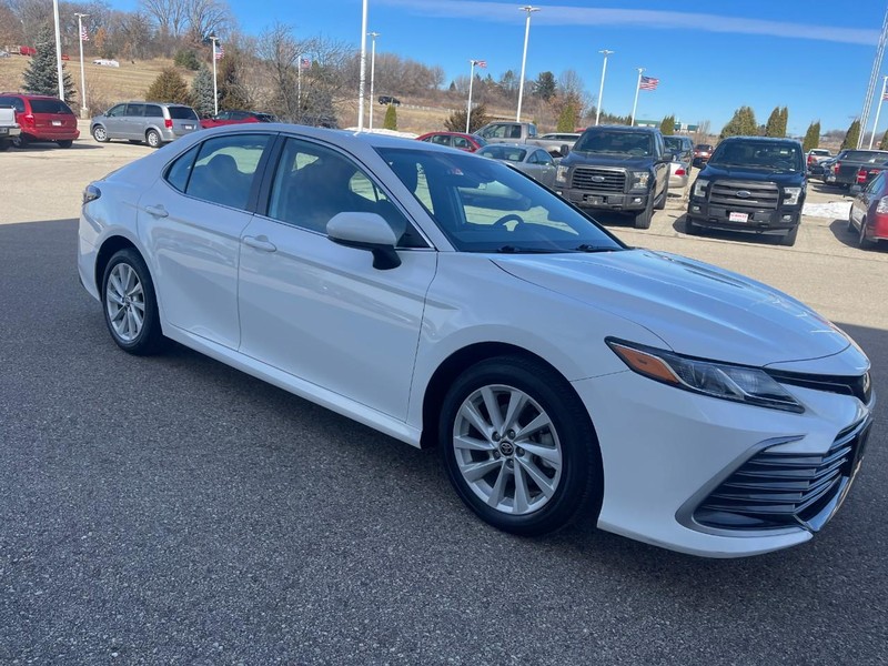 Toyota Camry Vehicle Image 02
