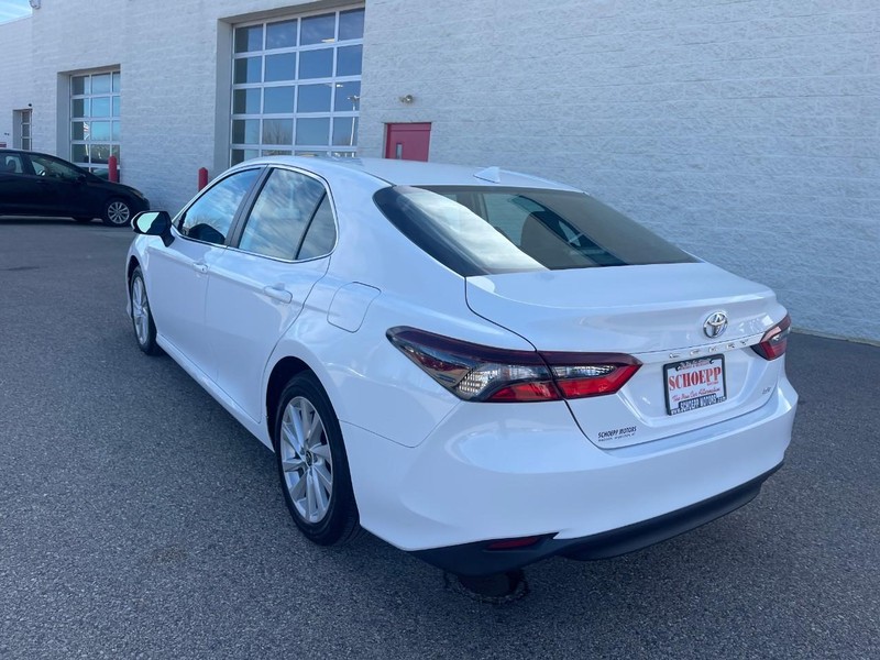 Toyota Camry Vehicle Image 05
