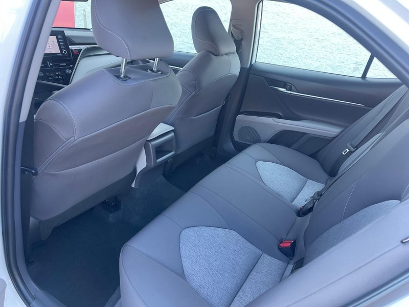 Toyota Camry Vehicle Image 17