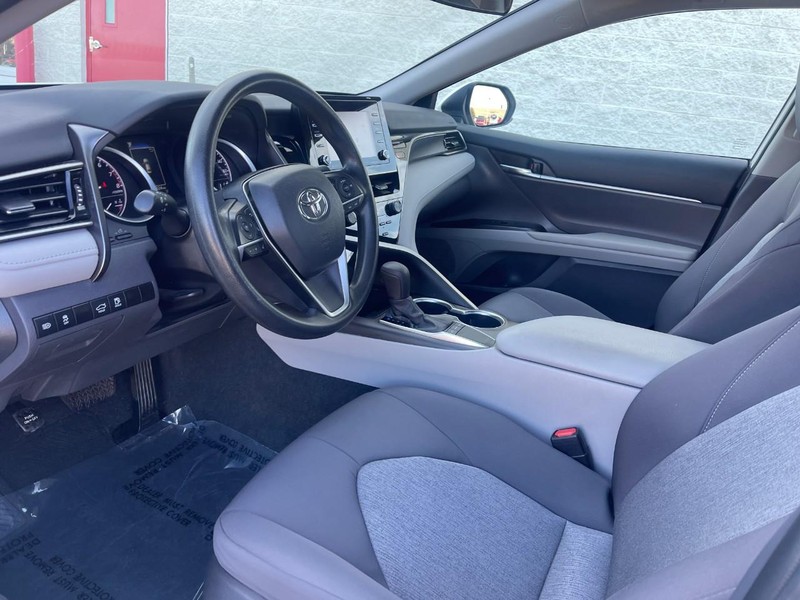 Toyota Camry Vehicle Image 19