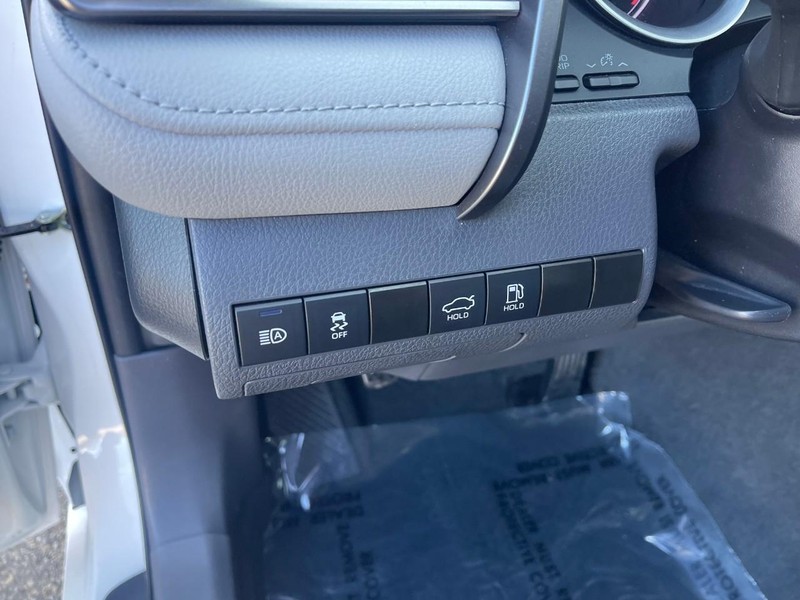 Toyota Camry Vehicle Image 22