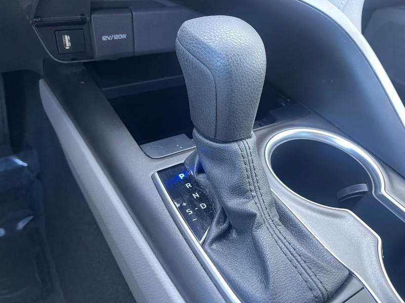 Toyota Camry Vehicle Image 24