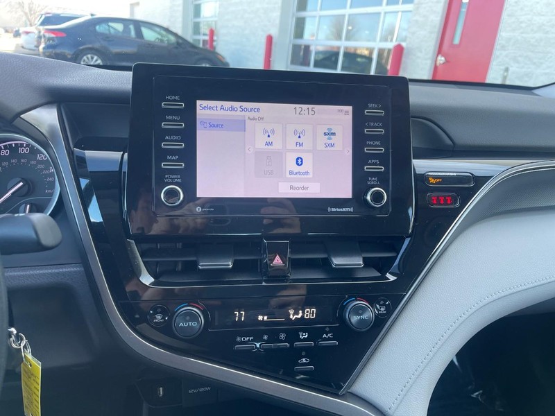 Toyota Camry Vehicle Image 25