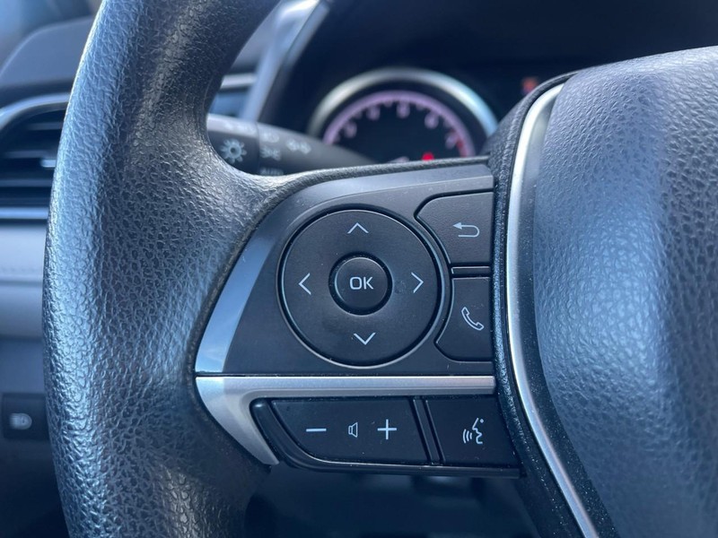Toyota Camry Vehicle Image 28