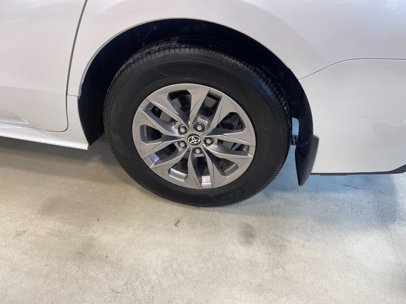 Toyota Sienna Vehicle Image 04