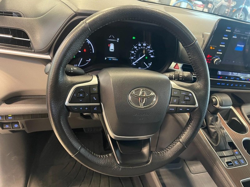 Toyota Sienna Vehicle Image 22