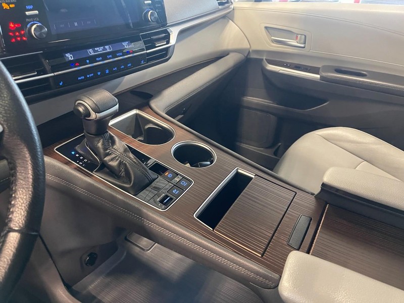 Toyota Sienna Vehicle Image 23