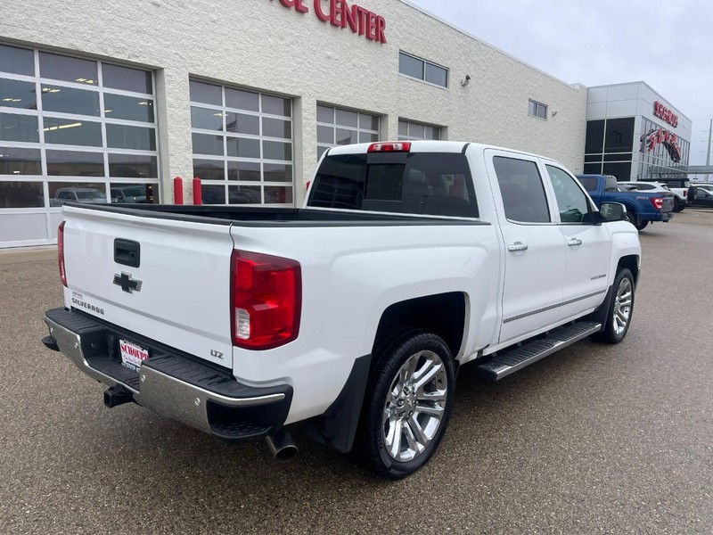 Chevrolet Silverado 1500 Vehicle Image 03