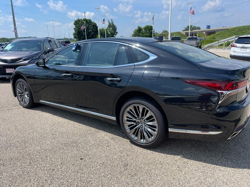 Lexus LS Vehicle Image 04