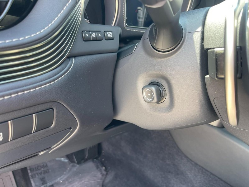 Lexus LS Vehicle Image 29