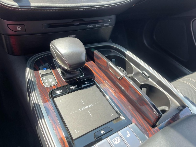 Lexus LS Vehicle Image 36