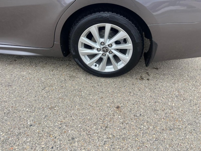 Toyota Camry Vehicle Image 05
