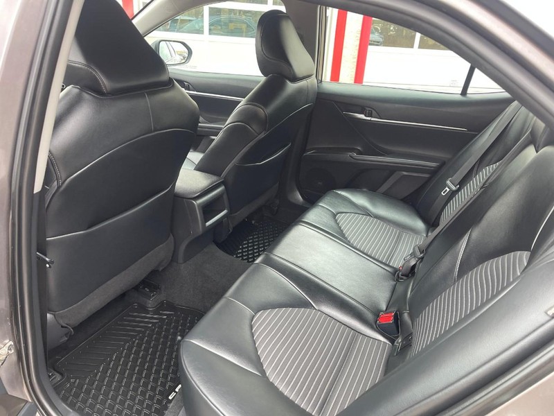Toyota Camry Vehicle Image 17