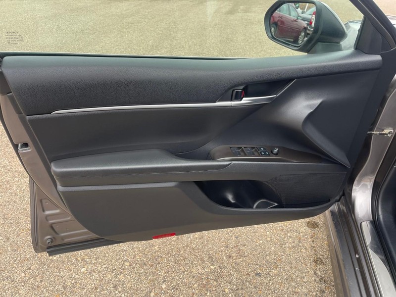Toyota Camry Vehicle Image 21
