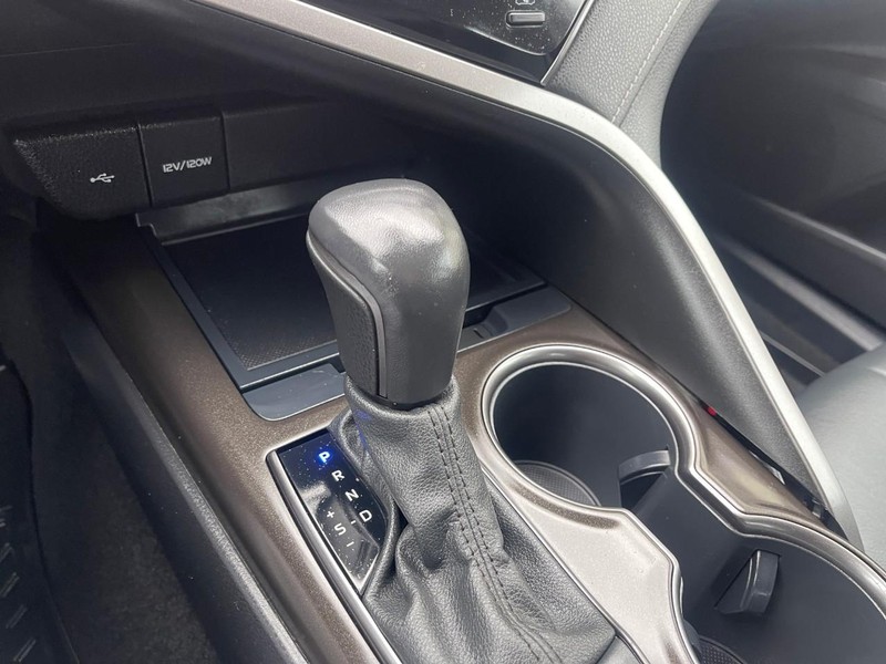 Toyota Camry Vehicle Image 25