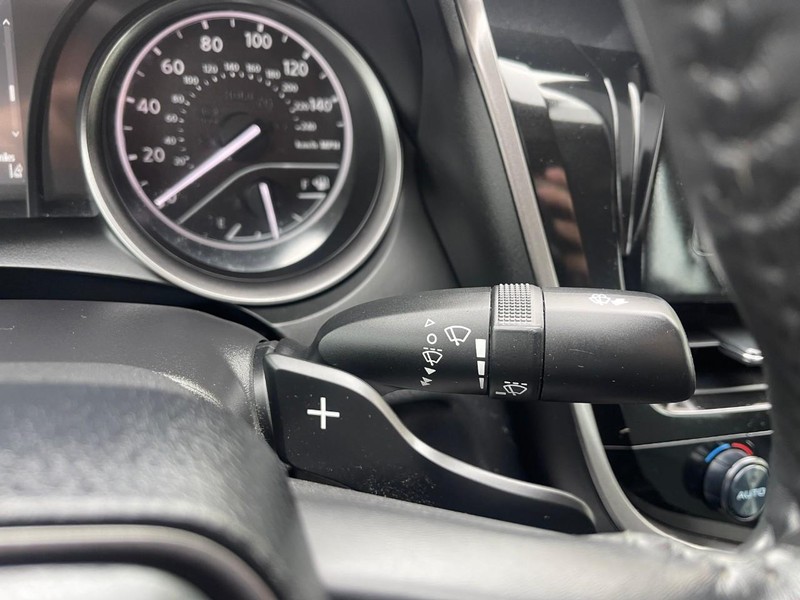 Toyota Camry Vehicle Image 32