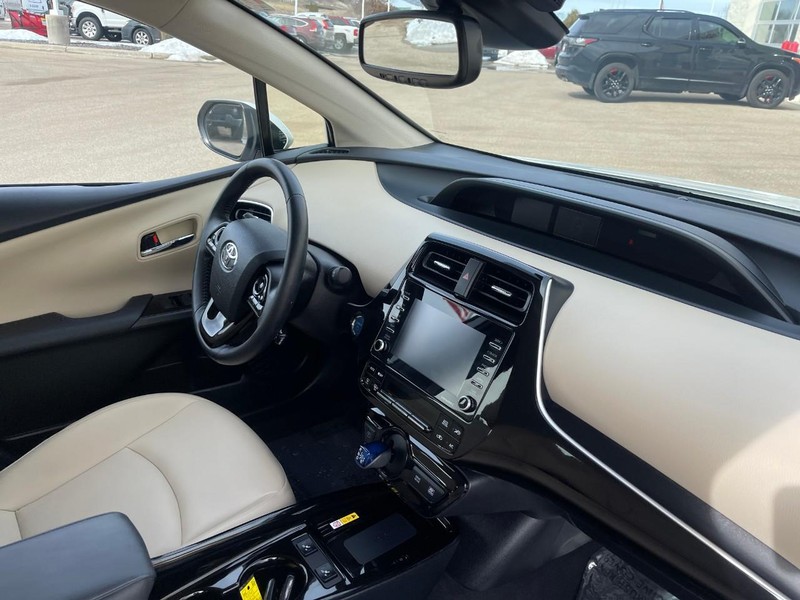 Toyota Prius Vehicle Image 09