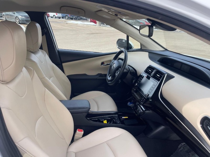 Toyota Prius Vehicle Image 10