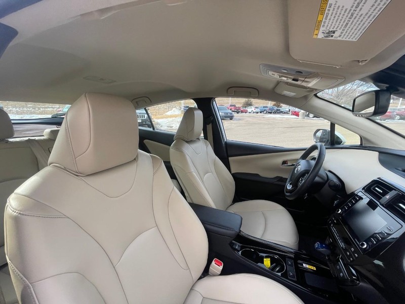 Toyota Prius Vehicle Image 11