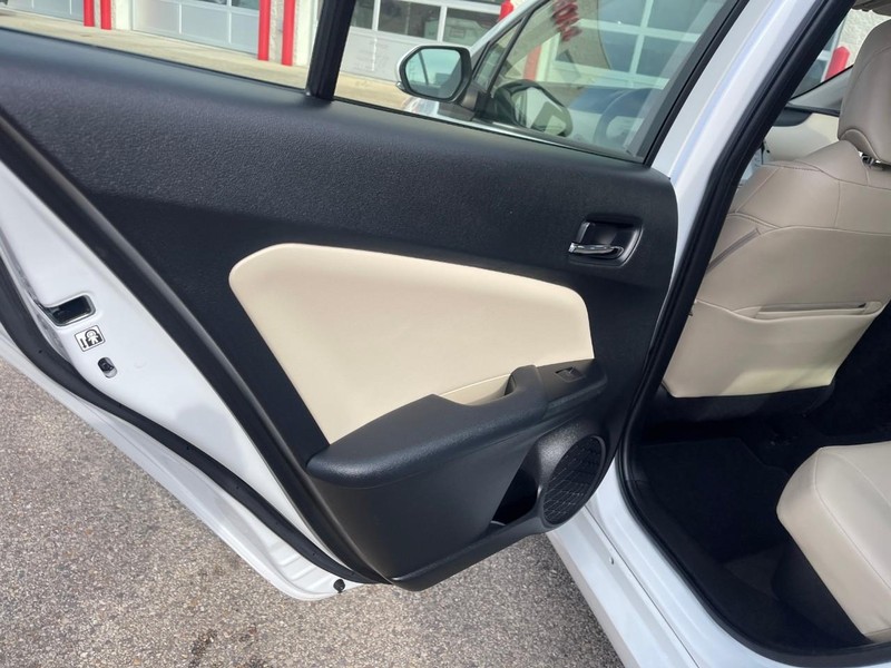 Toyota Prius Vehicle Image 18