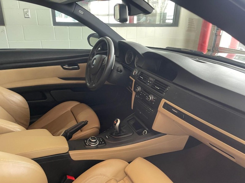 BMW M3 Vehicle Image 09