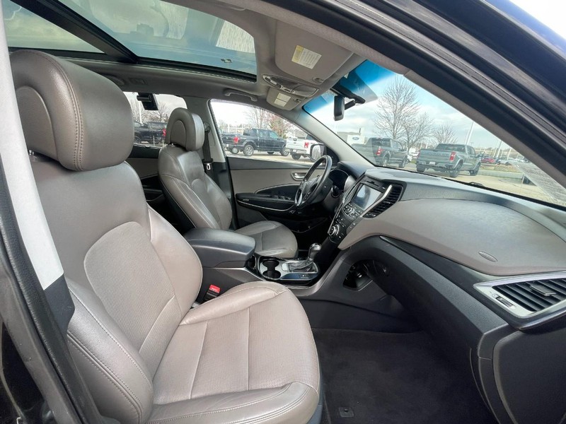 Hyundai Santa Fe Vehicle Image 07