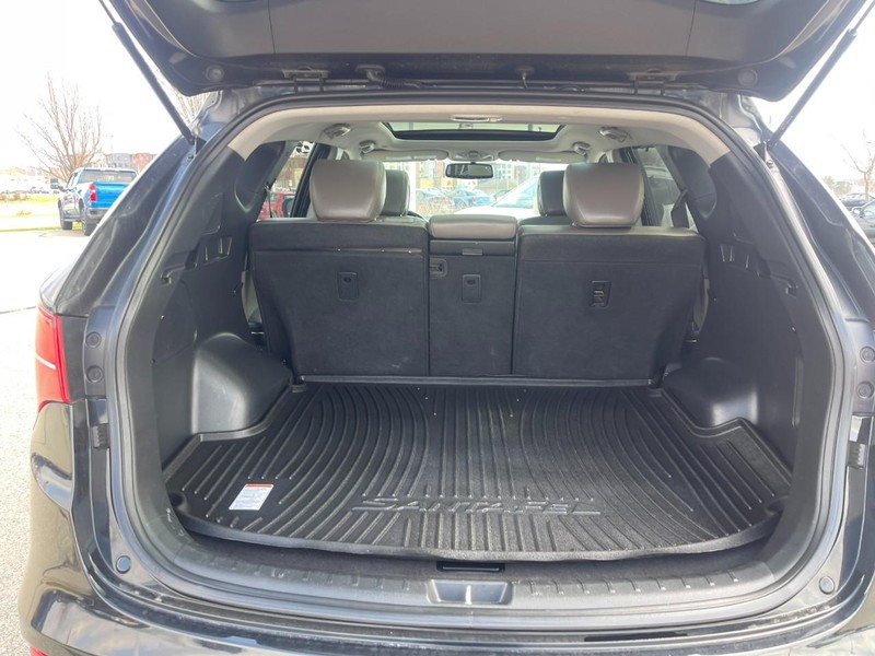 Hyundai Santa Fe Vehicle Image 13