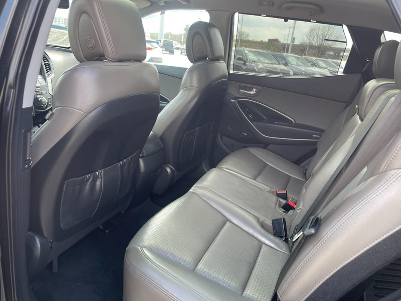 Hyundai Santa Fe Vehicle Image 14