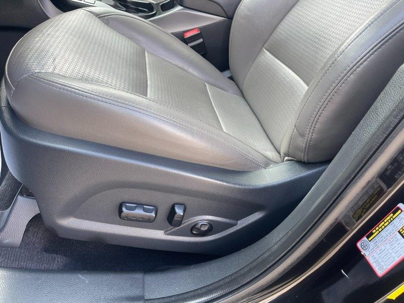 Hyundai Santa Fe Vehicle Image 17