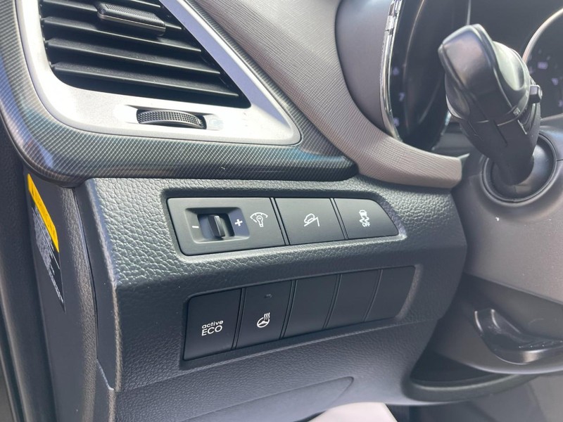 Hyundai Santa Fe Vehicle Image 19