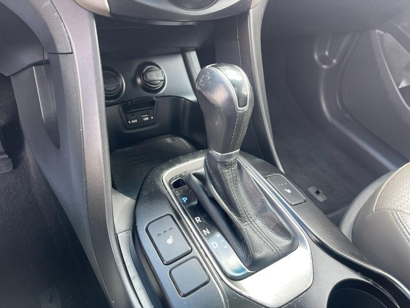 Hyundai Santa Fe Vehicle Image 21