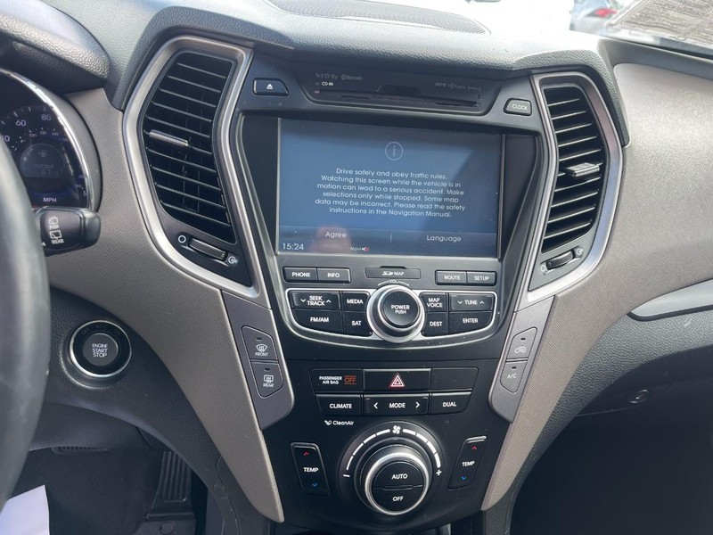 Hyundai Santa Fe Vehicle Image 22
