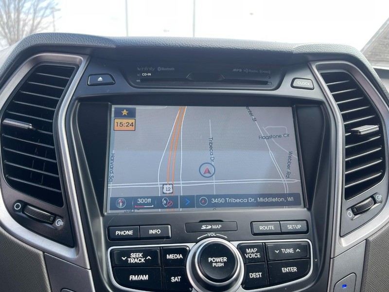 Hyundai Santa Fe Vehicle Image 23