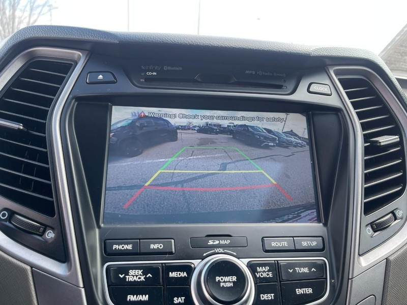 Hyundai Santa Fe Vehicle Image 24