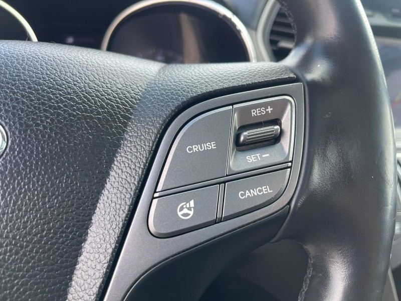Hyundai Santa Fe Vehicle Image 28